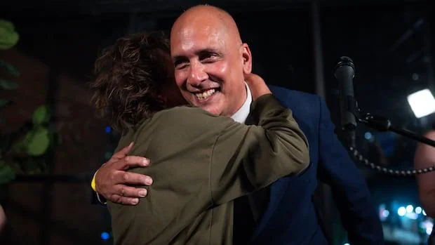 MAJOR PROGRESSIVE VICTORY IN VANCOUVER CIVIC ELECTION; turn to right in other cities